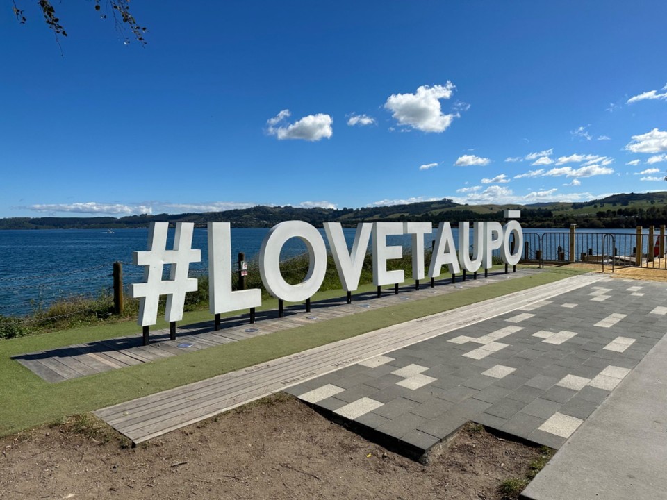 Neuseeland - Taupo - ich habe einen Spaziergang am Lake gemacht, 