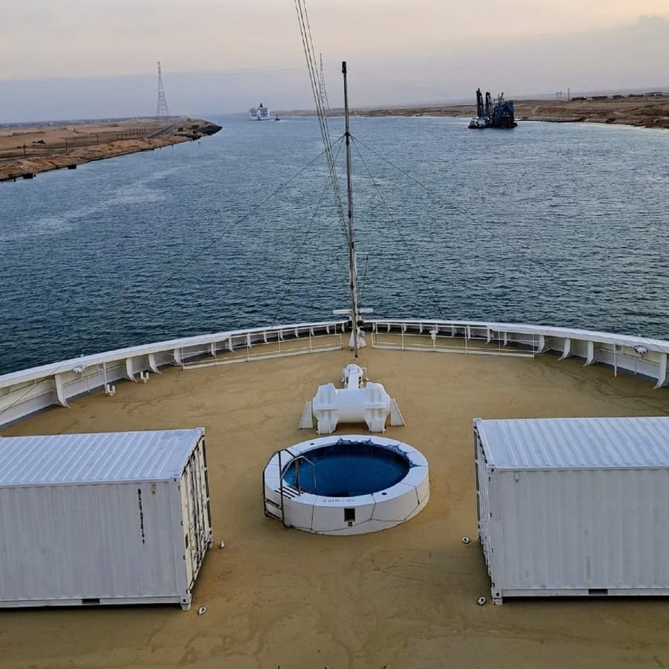 Ägypten - Sueskanal - Aussicht von Deck 11 vorne.