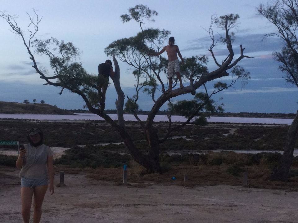 Australia - Murray-Sunset - Two French monkeys and a tired teenager.