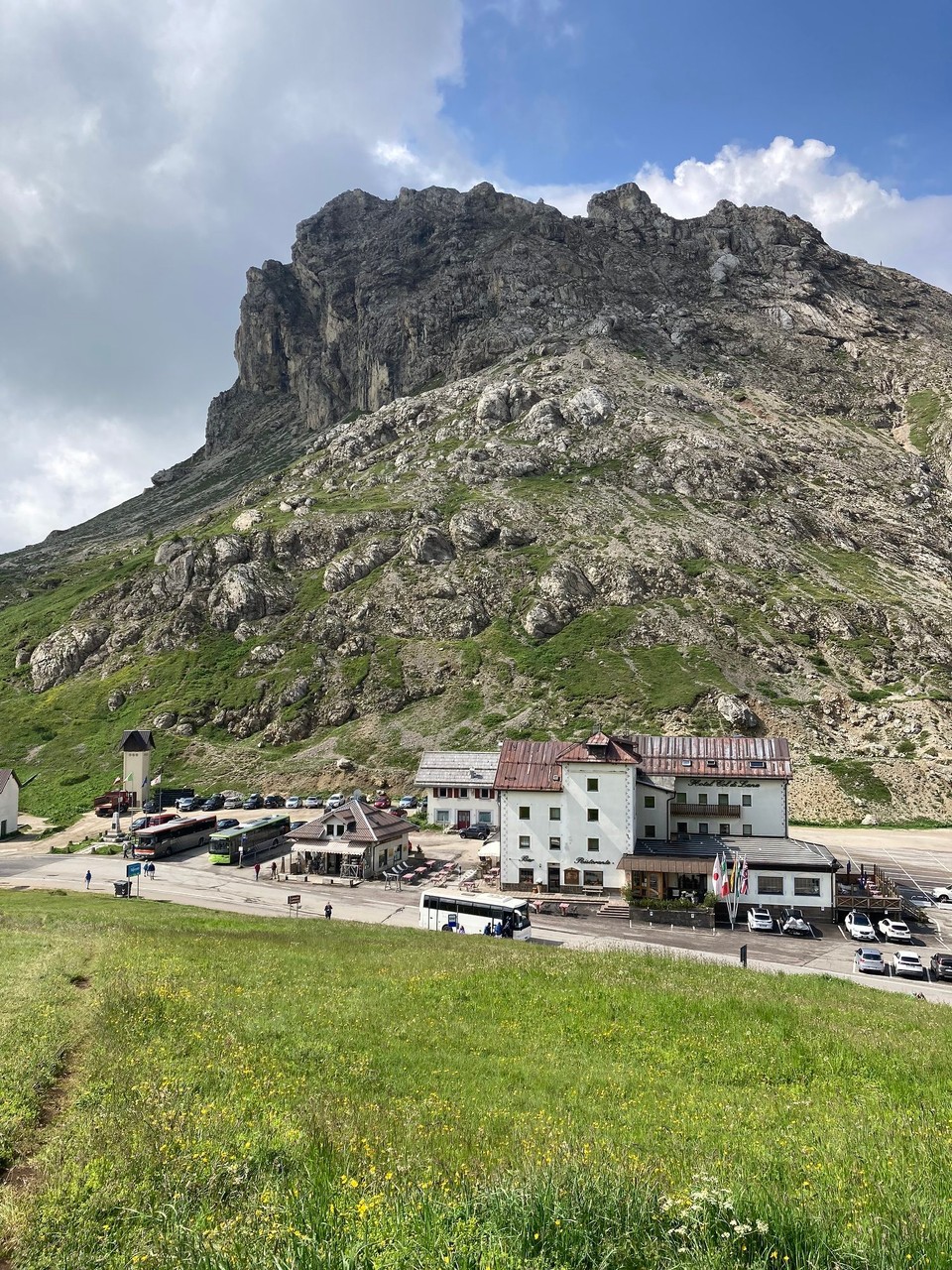 Italien - Livinallongo del Col di Lana - Passo Pordoi

Sella, oben die Gipfelstation der Kabinenbahn