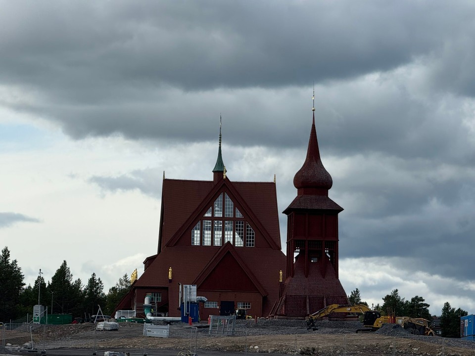 Schweden - Jukkasjärvi - Die alte Holzkirche ist schon umgezogen 