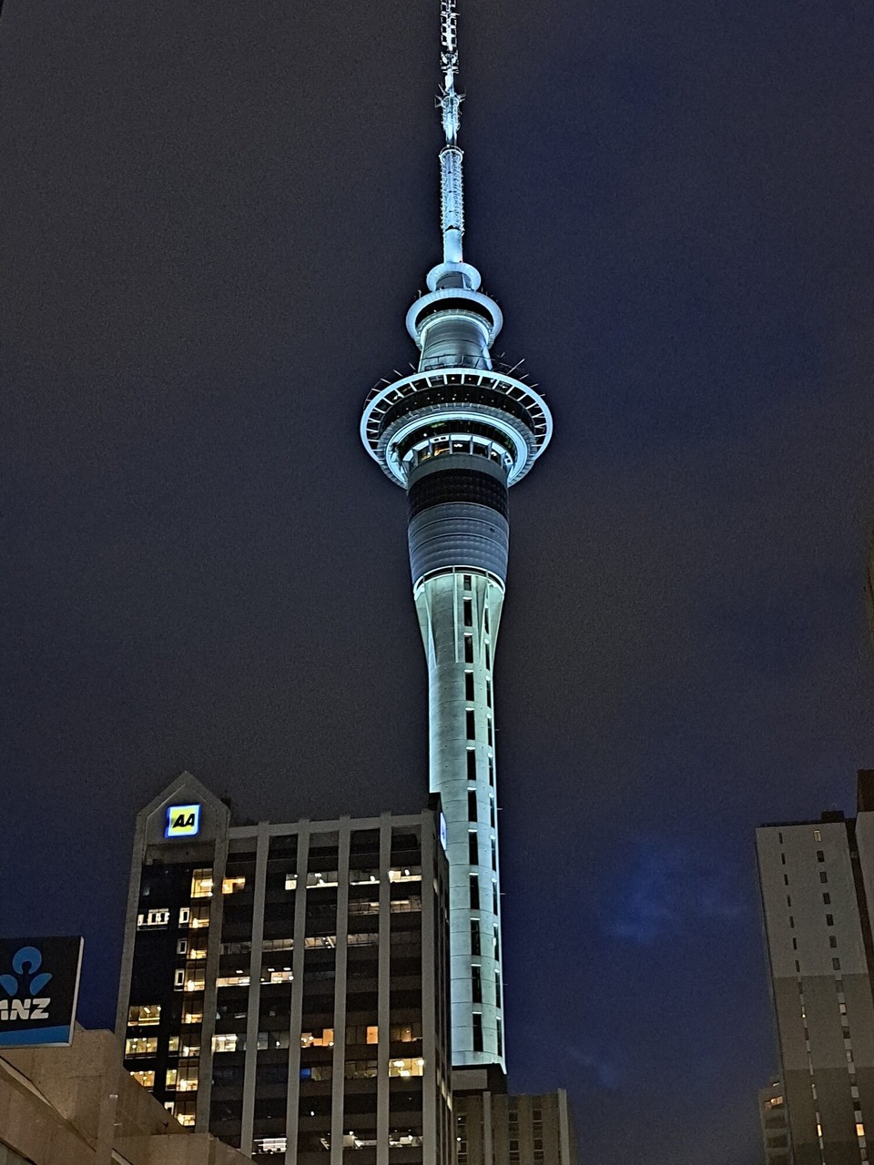 Neuseeland - Auckland - Tower bei Nacht 
