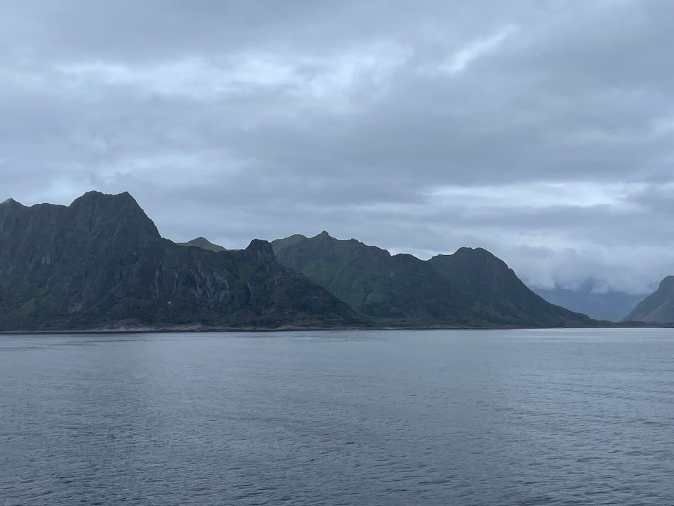 Norwegen - Henningsvær - Die Lofoten begrüßen uns mit nicht sehr freundlichem Wetter 