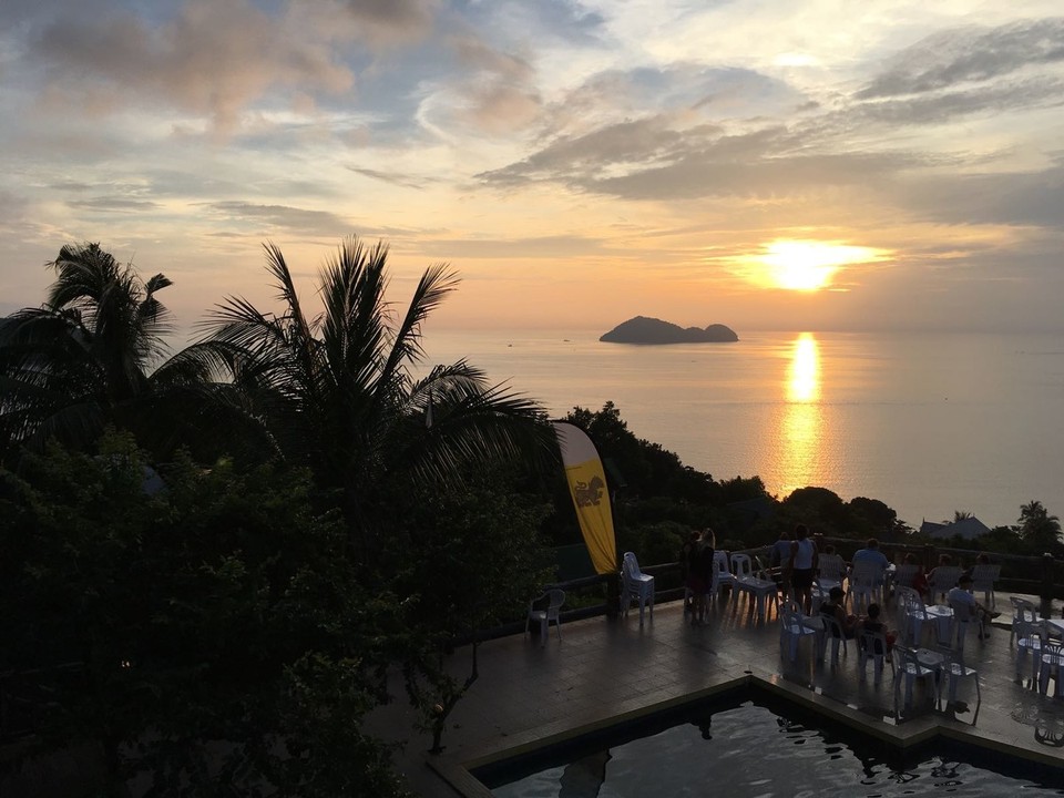Thailand - Ko Pha-ngan - Sunset von der legendären Amsterdam Bar......
