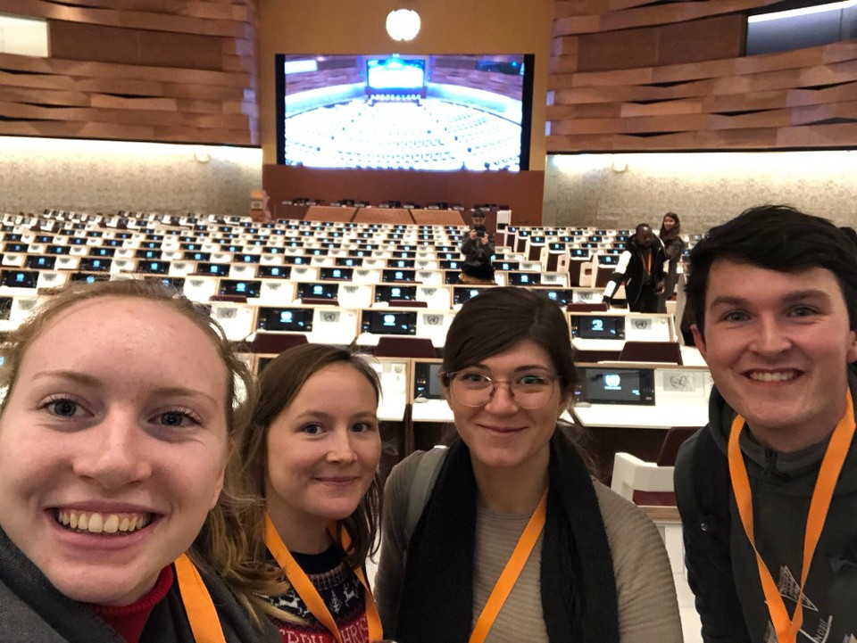 Schweiz - Genf - Ein Raum im Stil von Katar, vor einem Monat frisch eingeweiht