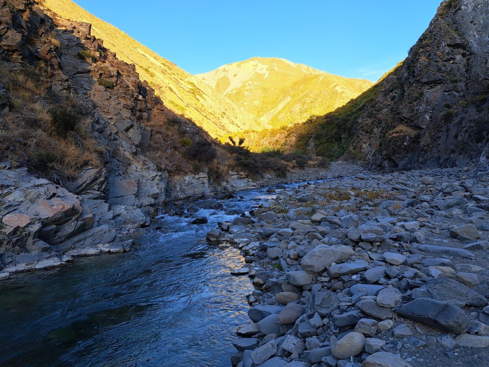 Neuseeland - Ashburton Lakes - X-Mal den Fluss queren oder im Fluss laufen!