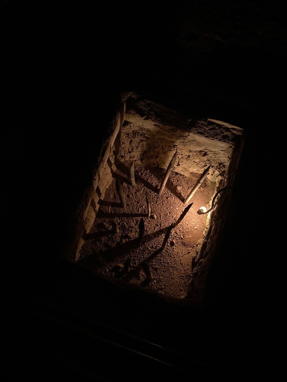 Vietnam - Ho-Chi-Minh-Stadt - Überall zum Teil direkt tödliche Fallen eingebaut 🫣