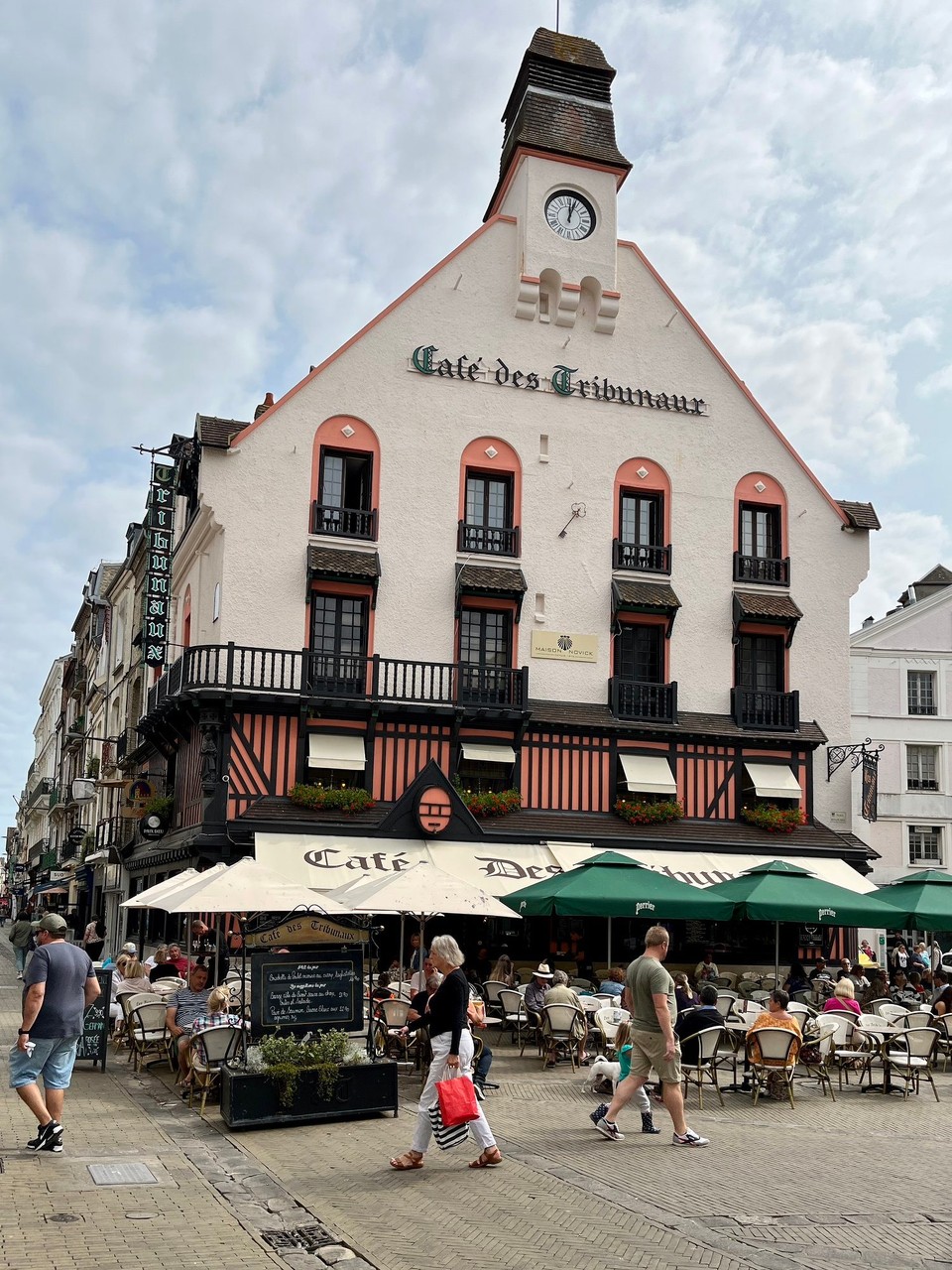Frankreich - Veulettes-sur-Mer - Gemütliches Käfele in Dieppe