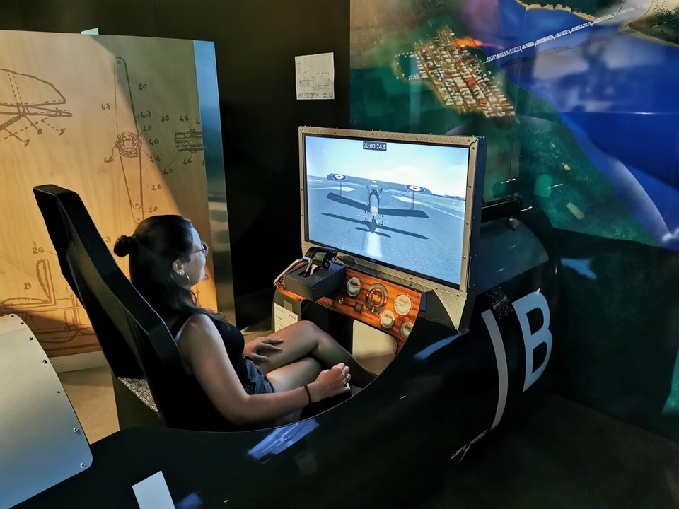 Australien - Bundaberg North - Jaaa... i blieb glaub gschieder bi minem Bruaf..😂
Z Problem isch vor allem d Landebahn z finda bevor dr Moscht (d Zit bim Simulator) usgoht.