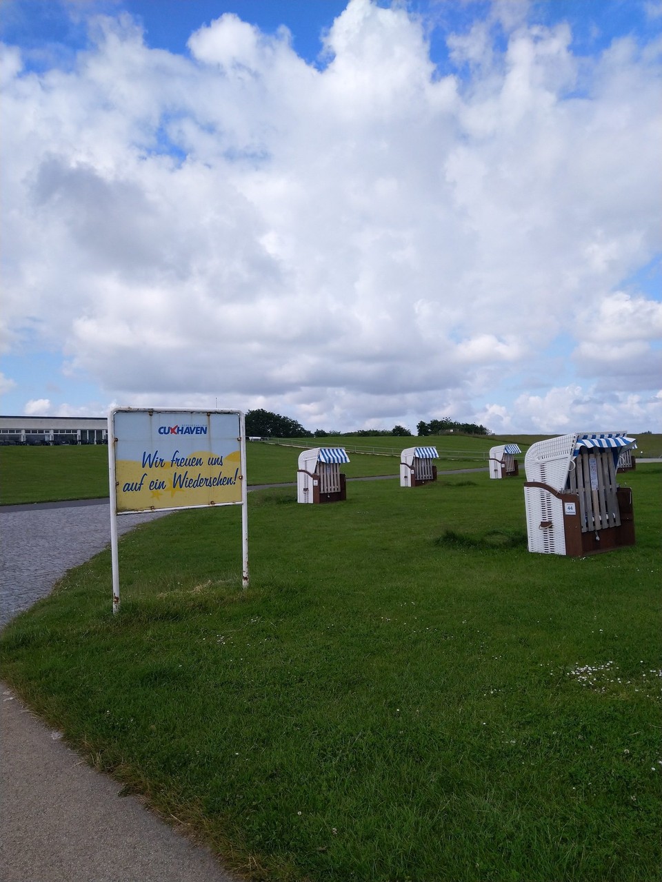 Deutschland - Wischhafen - Tschüss, Cuxhaven, Du merkwürdige Herzensstadt. War schön, Dich nach so vielen Jahren wieder zu sehen.  Aber hast dich verändert. Weiß jetzt auch nicht...