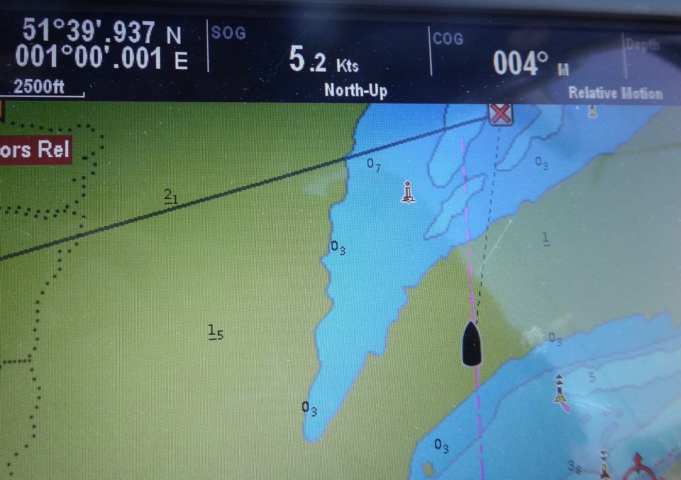 United Kingdom - Burnham-On-Crouch - The reason for motoring against the tide - crossing Buxey Sand from the Whitaker Channel to the Ray Sand Channel should be done near high tide. It isn’t buoyed as buoys tend to shift their positions. Local knowledge, however, says to cross on 001.00.000E. Counted down to crossing!