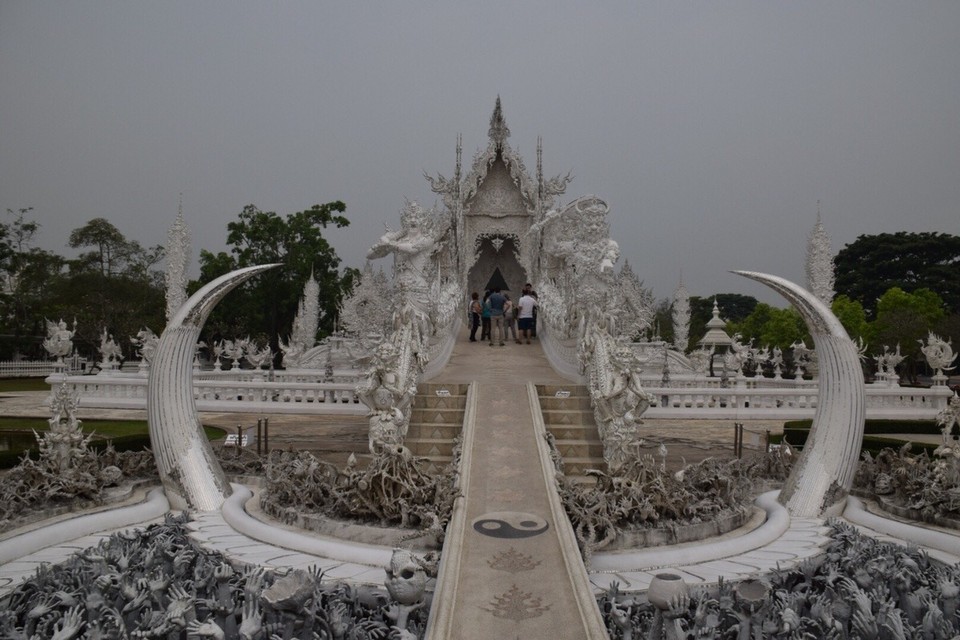 Thailand - Chiang Mai - Sieht schon etwas wie aus einer Fabelwelt entsprungen, etwas viel Phantasie der Künstler.