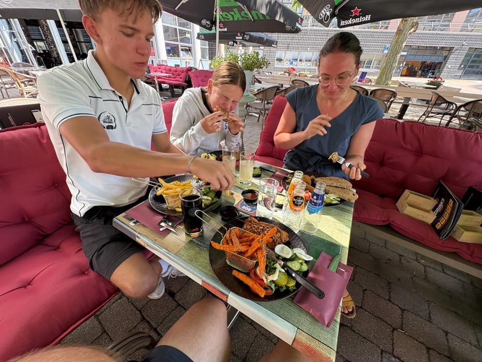 Niederlande - Den Haag - Sehr leckeres Restaurant direkt am Campus