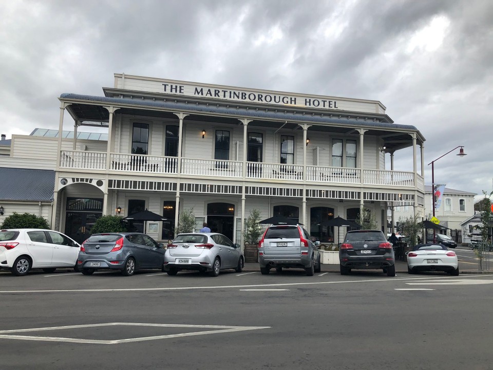 Neuseeland - Martinborough - Abendessen im Union Square Bistro des Hotels Martinborough, das 1882 gegründet wurde. 