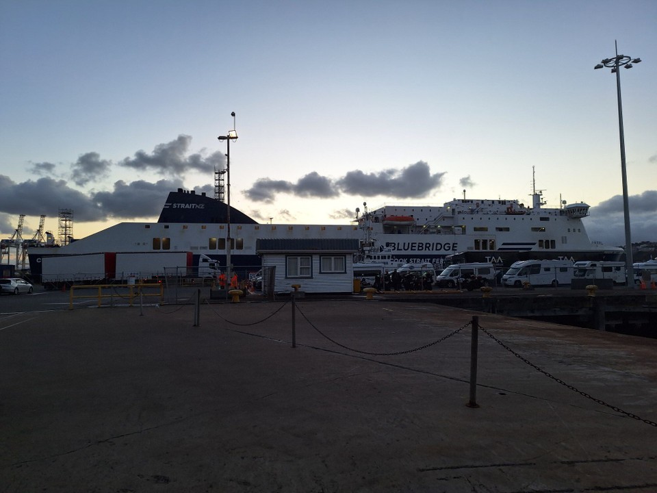 Neuseeland - Nordinsel - Früh morgens mit der Fähre nach Picton
