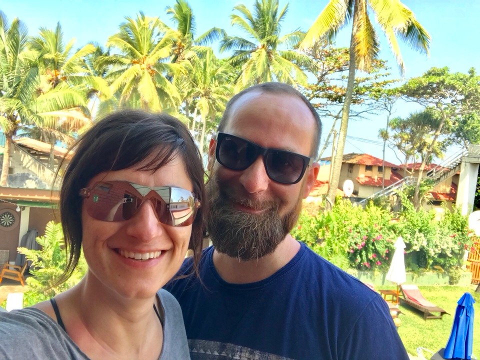 Sri Lanka - Dehiwala-Mount Lavinia - Abschlussfoto in Mount Lavinia 🏝

Vor unserem Zimmer im RANVELI BEACH RESORT 🛤🚂☀️