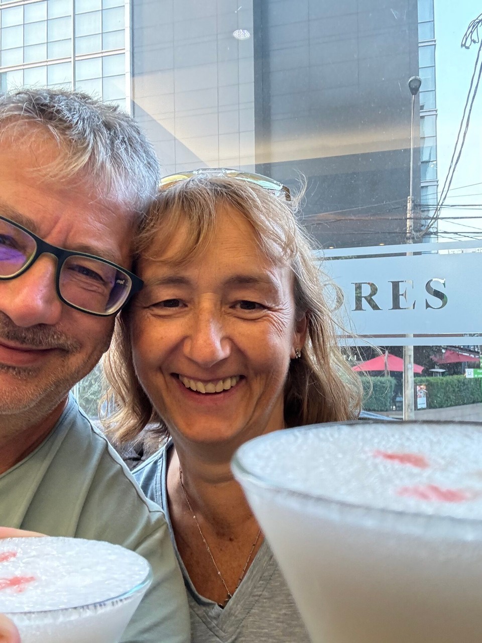 Peru - Lima - Auf den Urlaub. Pisco Sour - mmmh