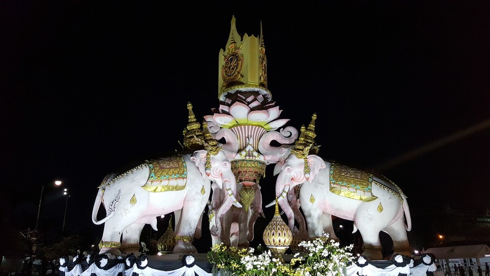 Thailand - Bangkok - Manches ist schon ein bisschen kitschig. Aber irgendwie auch wieder cool anzuschauen. 