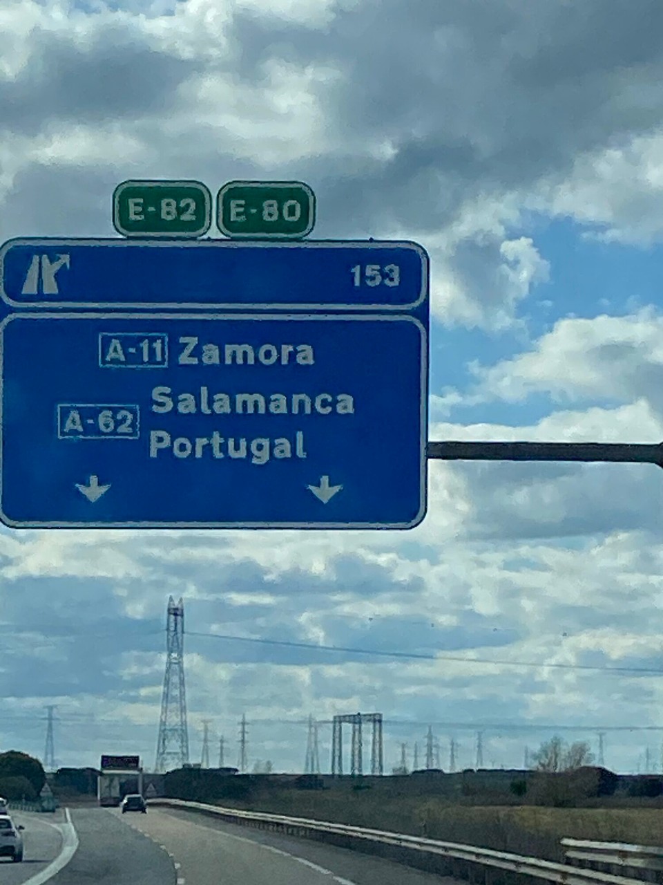 Spanien - Tordesillas - Hier steht Portugal sogar schon angeschrieben und das Navi sagt: nur noch 200 km immer geradeaus!