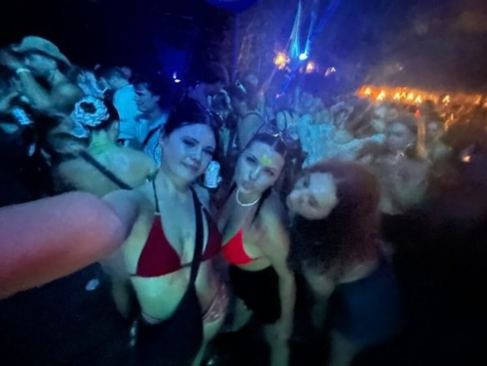 Cambodia - Preah Sihanouk - Raving 