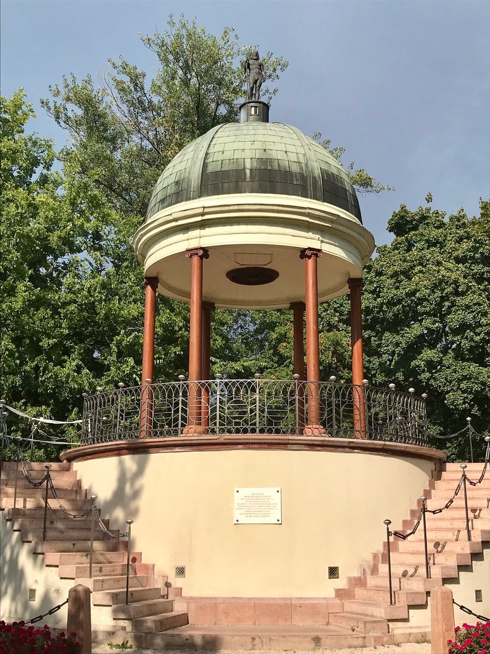 Ungarn - Budapest XIII. kerület - Spielbrunnen | Musik zur vollen Stunde