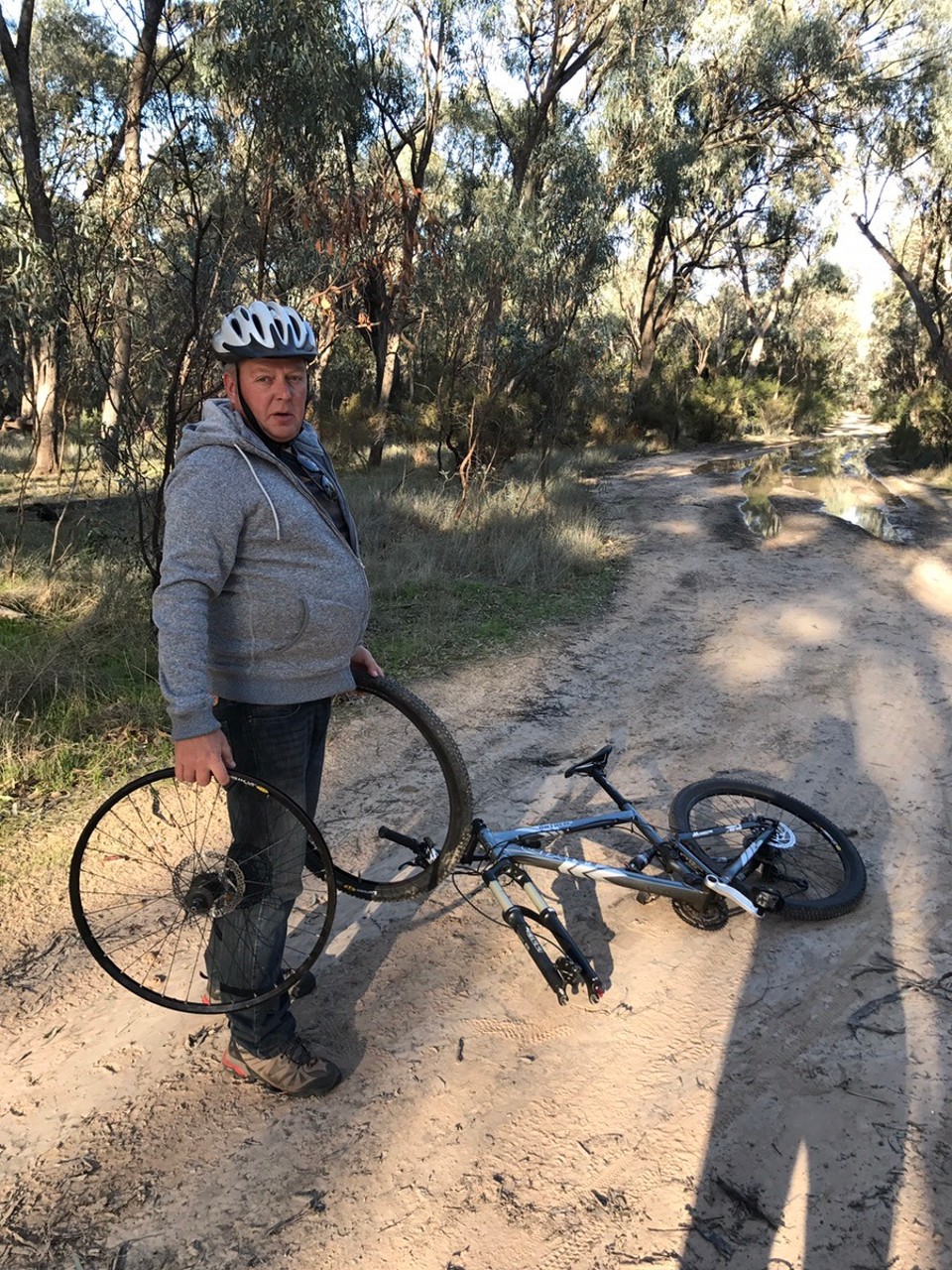 Australia - Echuca - Ride thru Victoria park reserve near campsite...   15 minutes in n blowout !