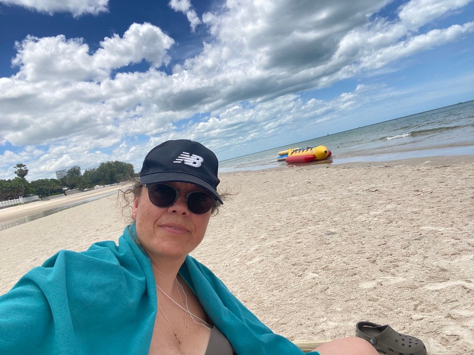 Thailand - Hua Hin - Ich warte geduldig am Strand und mache Bilder vom Sand und seinen Bewohnern 