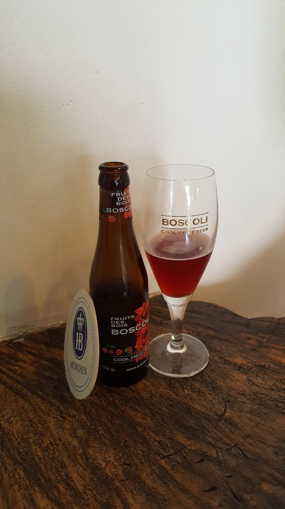 Mexiko - Oaxaca - Belgisches Fruchtbier mit bayerischen Hofbräudeckel in einer mexikanischen Stadt.  War ein richtig leckeres Restaurant/Bar mit allerlei Bieren und Snacks. 