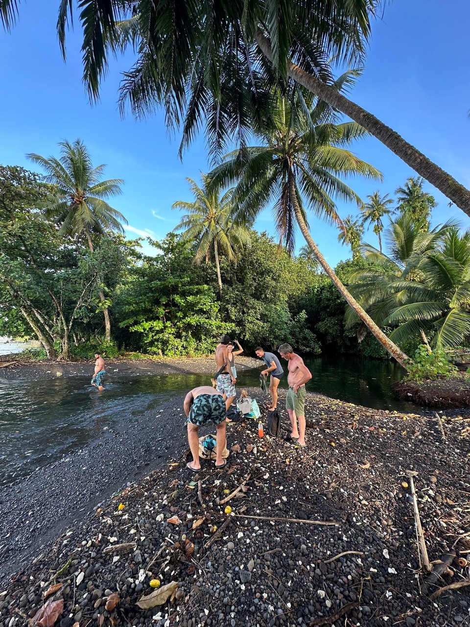 Französisch-Polynesien - Papeete - .. unser Badestrand nach 30 Min 4WD Drive im Schritttempo erreicht 