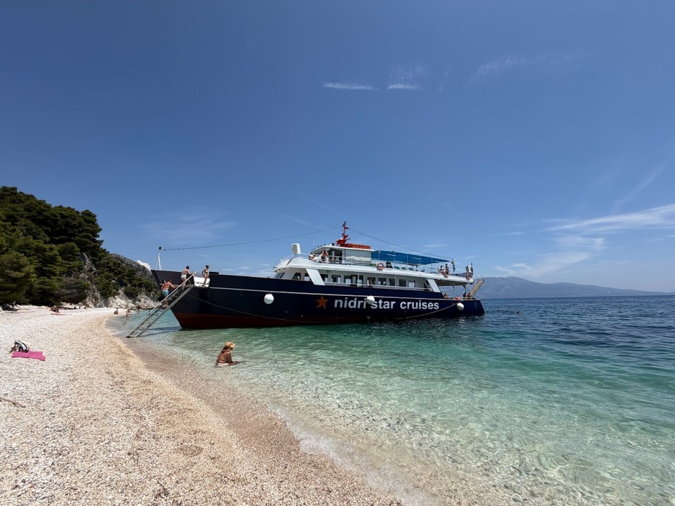 Griechenland - Nydri - Heute war eine Ganztagestour auf einem Schiff rund um Lefkada geplant.