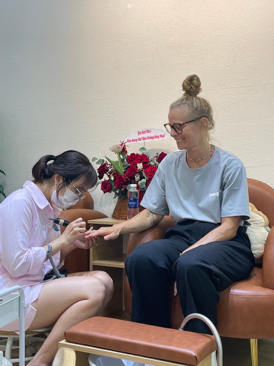Vietnam - Ho-Chi-Minh-Stadt - Manicure😊💅 