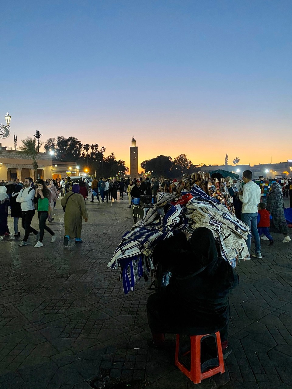 Marokko - Méchouar Kasba - Erster schneller Gang über ‚La Place‘