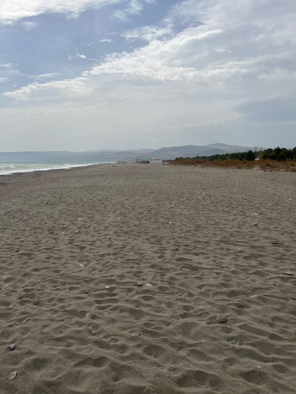 Italien - Nova Siri - Sieht so aus der Ferne friedlich aus, das Meer, oder❓😎