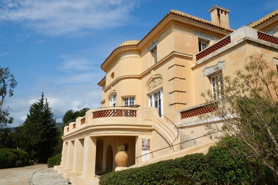 Frankreich - Rayol-Canadel-sur-Mer - Der botanische Garten gehörte zu dieser alten Villa. Es muss toll gewesen sein hier zu wohnen.