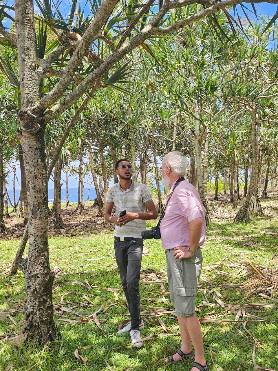 Réunion - Pointe des Galets - mam Chauffeur an Diskussioun
