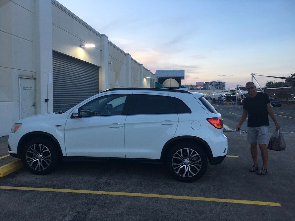 Australien - Brisbane City - Reisschüssel Nr. 3, ein Mitsubishi