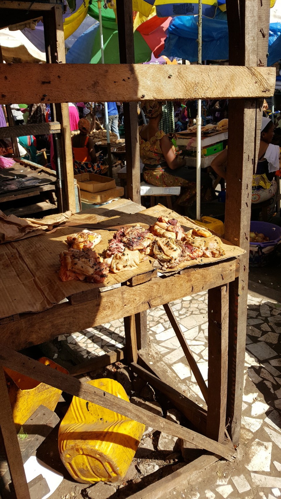 Gambia - Banjul - ...Wenn möglich mal näher heranzoomen... besser doch nicht......