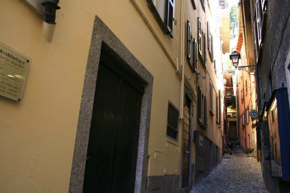 Italy - Lezzeno - In den Straßen von Bellagio