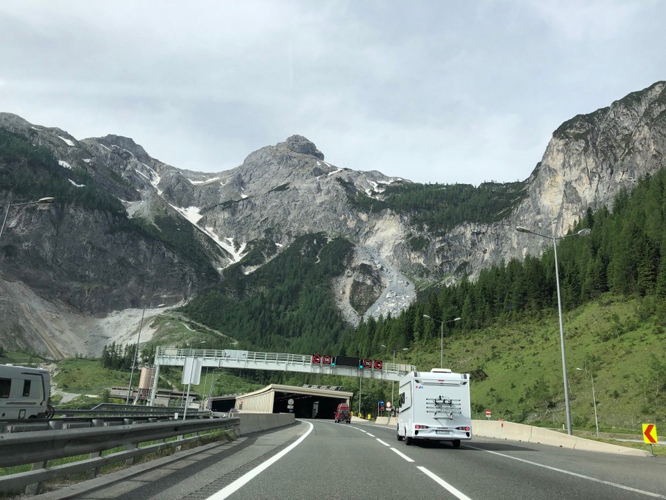 Slowenien - Kranjska Gora - Tauerntunnel