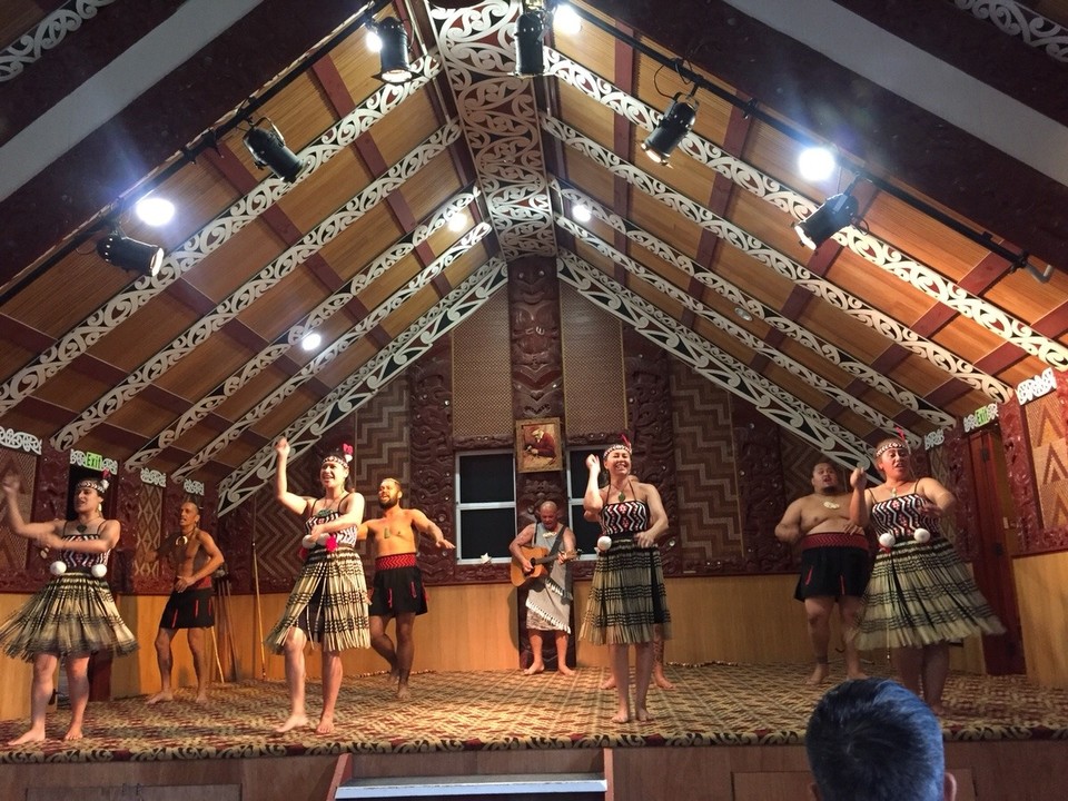 Neuseeland - Waimangu - Maori Aufführung 
