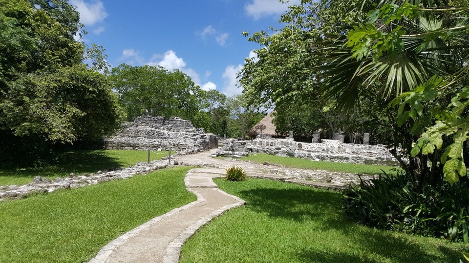 Mexiko - San Miguel de Cozumel - Indianische Frauen mussten mindestens einmal im Leben - am besten in jungen Jahren - hierher kommen um sich mit Fruchtbarkeit segnen zu lassen. 
Mein Tipp bei einem Besuch: nicht nur Sonnencreme mitnehmen, sondern (Achtung ganz wichtig) auch Moskitospray