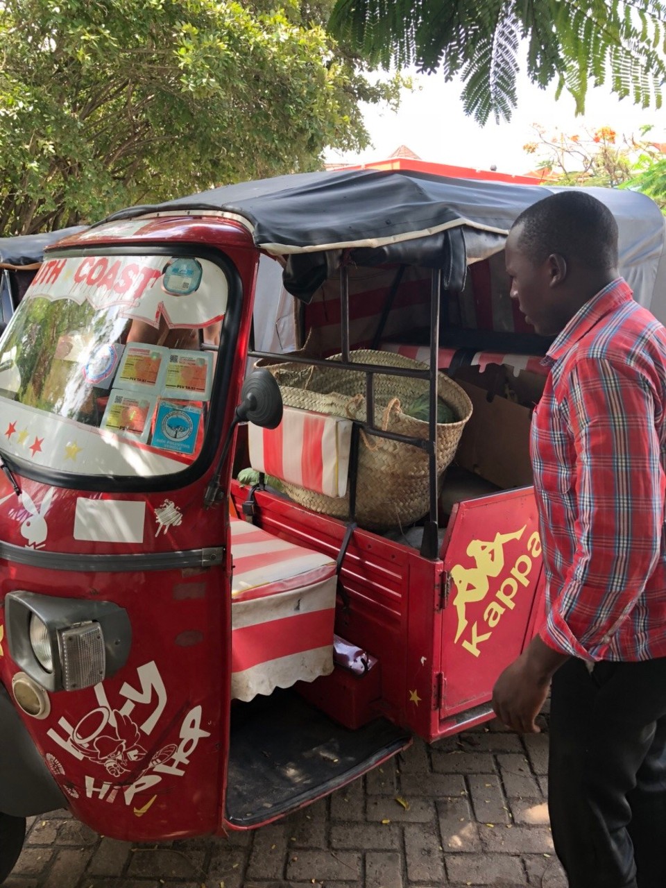 Kenia - Mombasa - Und am Ende hatten wir kein Platz mehr im Tuktuk 😂😂😂😂