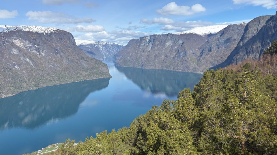 Norwegen - Vik - …fantastischem Blick auf den Aurlandsfjord