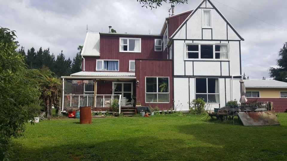 Neuseeland - Oropi - Das uralte Haus der Farm.