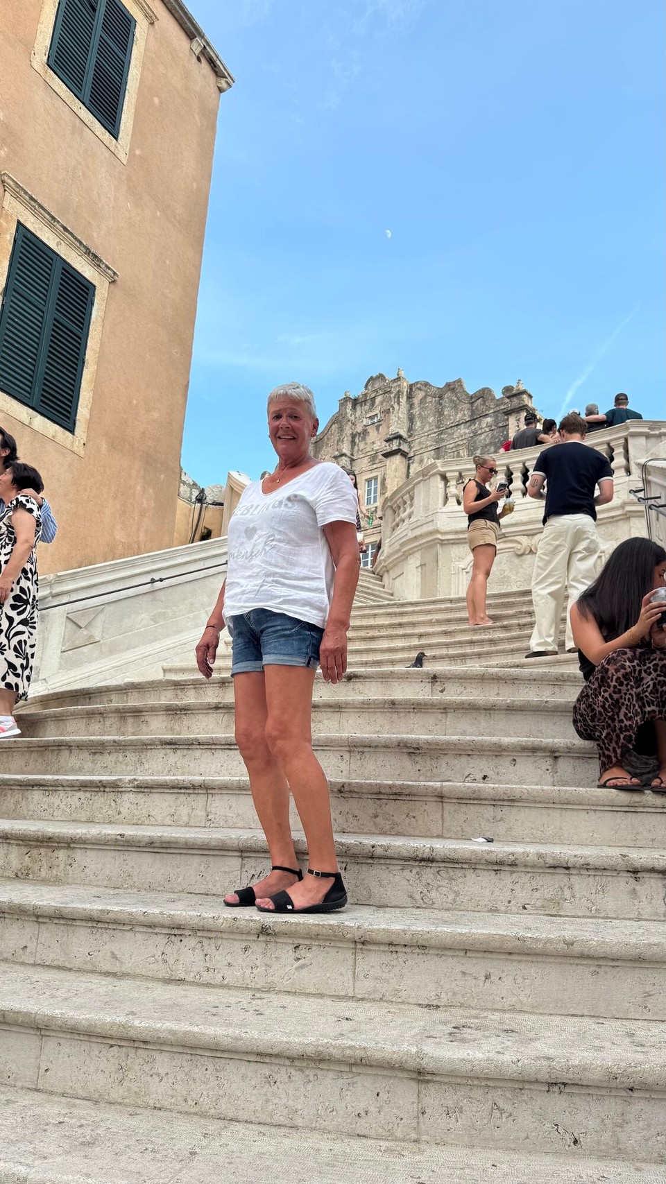 Kroatien - Dubrovnik - Game of Thrones ist in Dubrovnik allgegenwärtig, denn die Stadt in Kroatien diente als Drehort für Kings’s Landing (Königsmund). Die Jesuitentreppe tauchte in vielen Szenen auf.
Die Barocktreppe aus dem Jahr 1738 wurde der Spanischen Treppe in Rom nachempfunden.