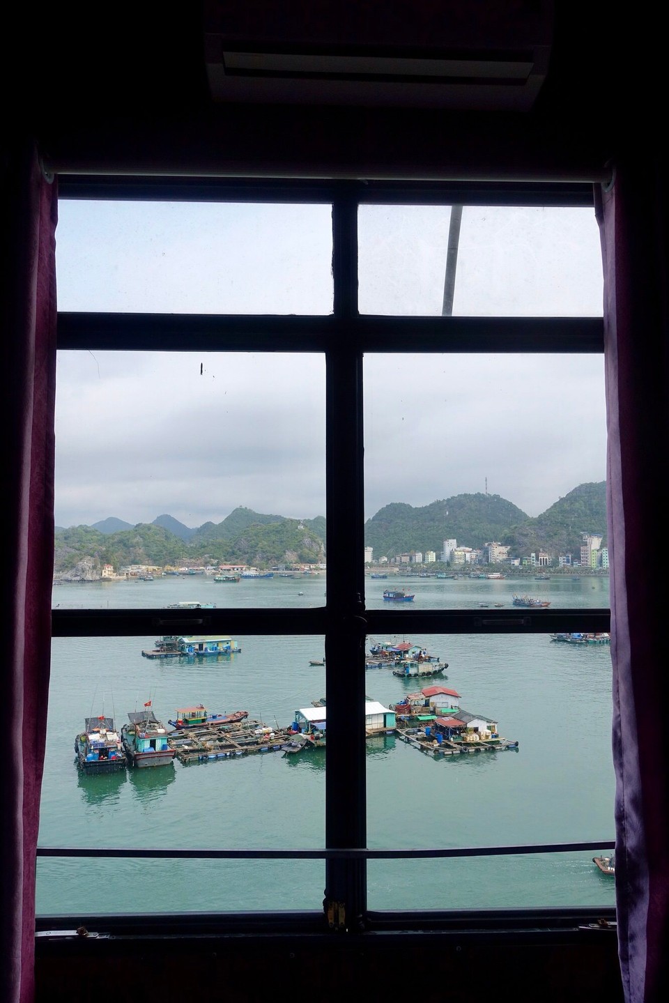 Vietnam - Cát Bà Island - Utsikten fra bungalowen. 