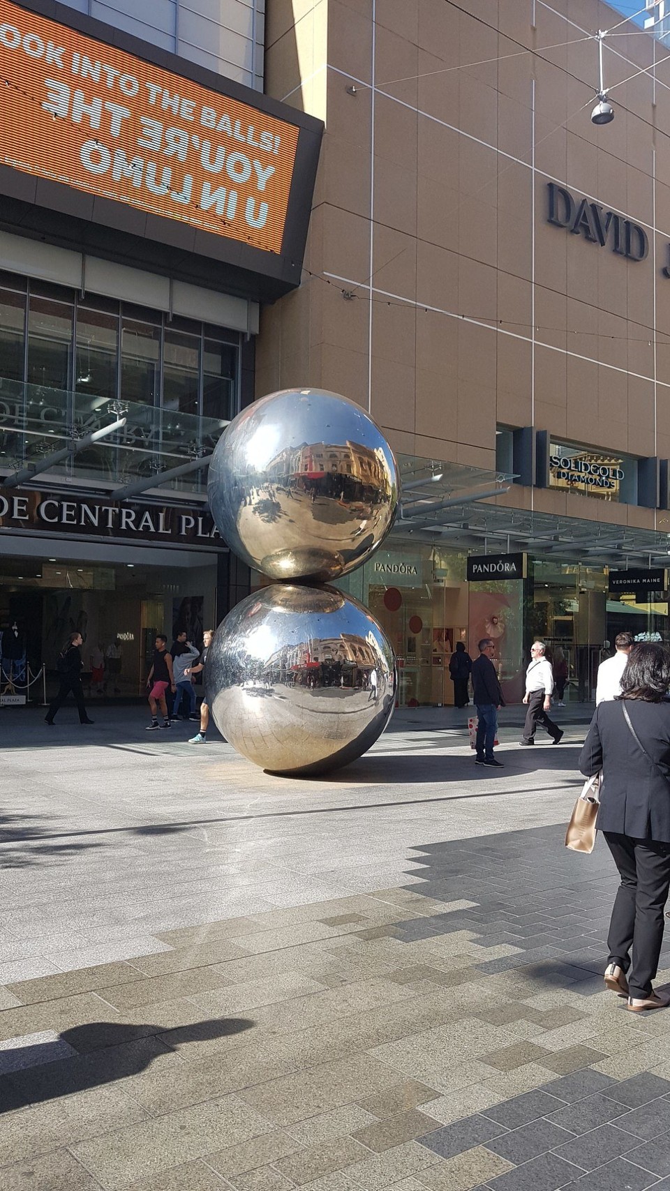 Australien - Adelaide - Hier heißt es: Meet me at the balls.