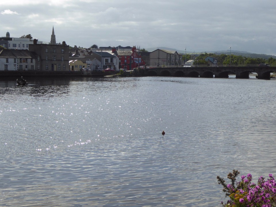 Ireland - Arklow - In 1895 Kynoch built an explosives factory covering 400 acres from North Quay to the current caravan site, 2km away. It included a hospital, homes, a store, club and Kynoch Lodge for dignitaries to stay. Kynoch also ran a fleet of steamships and a fire service. At its peak 3000 people were employed.