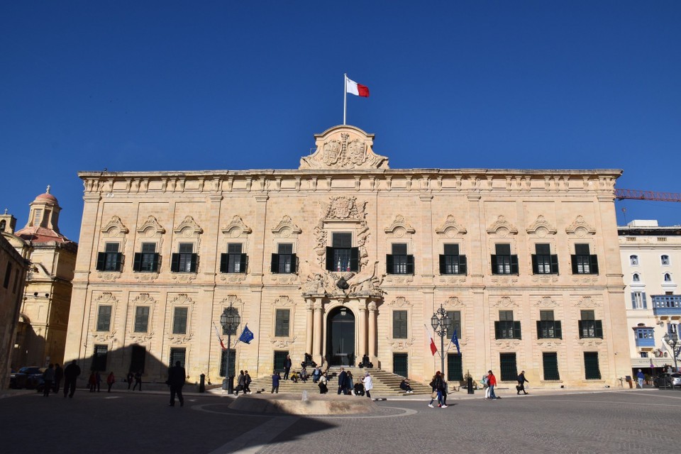 Malta - Valletta - Abflug war heute um 6:00 Uhr, nach einem Zwischenstopp in Frankfurt sind wir dann fast pünktlich um 12:00 Uhr auf Malta gelandet.