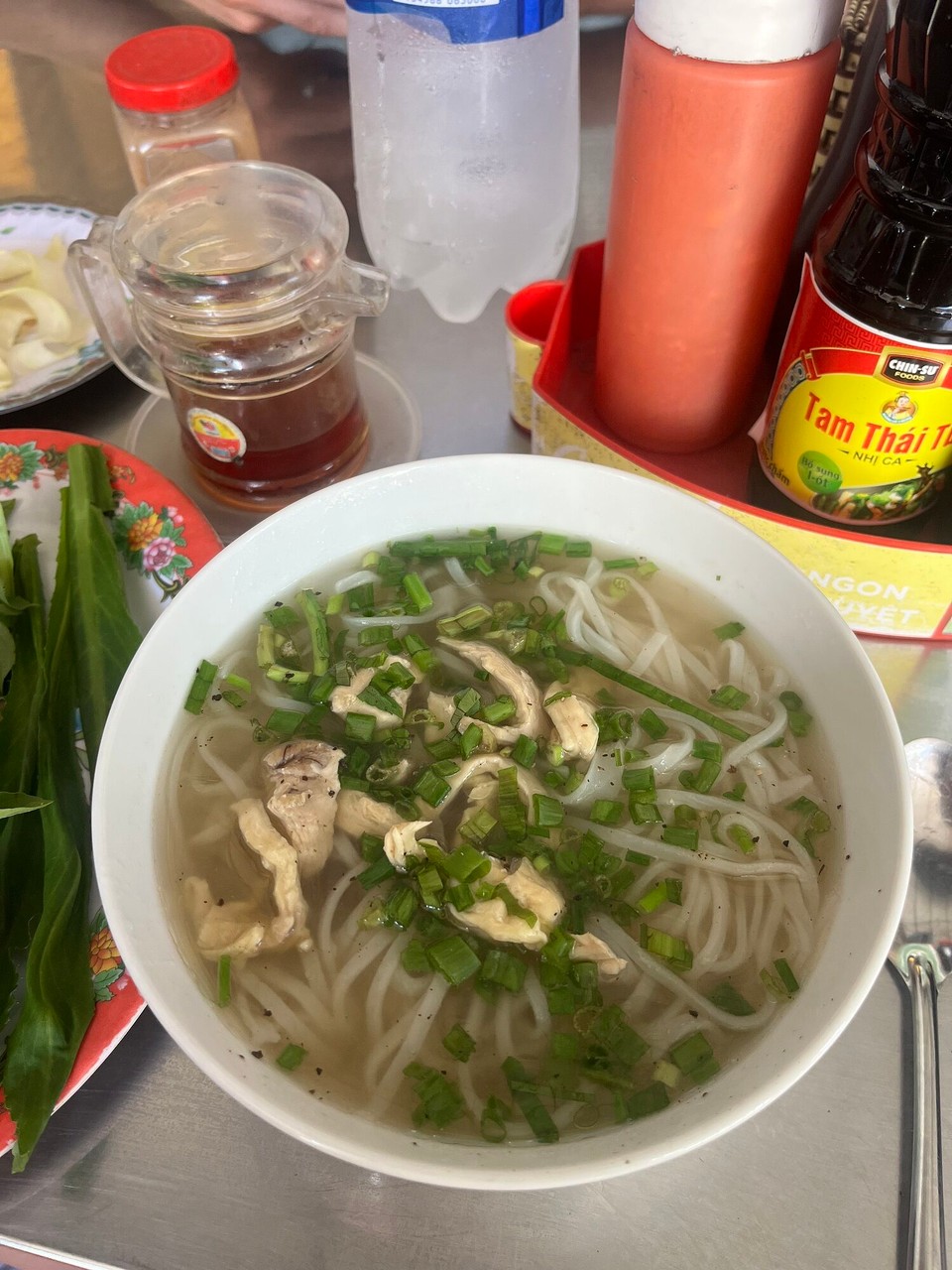 Vietnam - Hoi An - Last day in Hoi An. Am so excited to get to Phomn Nha to have a big chill out! Went for breakfast in a local place near the hostel, and had chicken noodle soup. It was so good and only 62p! 